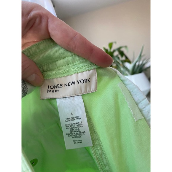 Jones New York lime green lonline drawstring chino shorts, size 4 - Picture 14 of 14